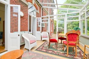 Imposing 2-bed House in Newport - Image 5