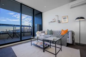 107light Filled Cozy Apt in the Heart of St Kilda - Image 4
