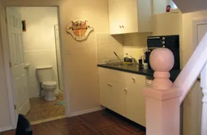 Handfinger's Hide-Away - Image 3