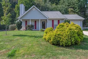 Peaceful Getaway In Greensboro 3 Bedroom Home by Redawning - Image 3