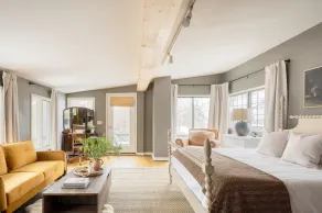 River Lodge by Avantstay 11 BR Historic Estate w/ Pool & Views of Hudson! - Image 5