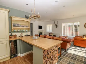 Cedar Cottage - Image 2