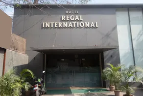 Capital O 29704 Regal International - Image 3