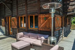 Chalet Falcon - Spacious Argentiere Chalet with Hot Tub - Image 4