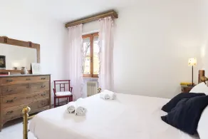 Pisa Hospital Apartment with Parking and Balcony - Image 4