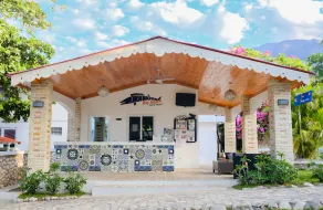 Wahoo Bay Beach Club & Resort - Image 2