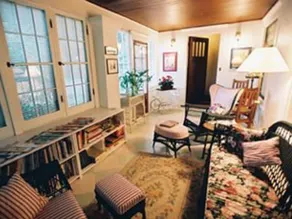 Cocoa Cottage Bed & Breakfast - Image 2