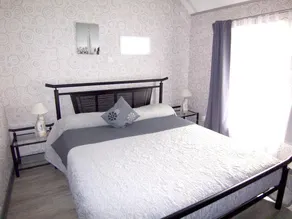 House With 2 Bedrooms in Lapeyrouse, With Wonderful Lake View, Enclosed Garden and Wifi - Image 3