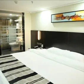 Super 8 Guilin North Zhongshan Road - Image 2