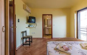 Beautiful Home in Peruski With Wifi and 1 Bedrooms - Image 5