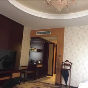 AI Stay Future Tang'an Hotel -Xi'an Longshou District Daming Palace West Subway Station - Image 3