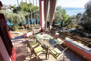 Our House 2 Luxury Apartments - Image 3