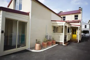 Latrobe Art Apartments - Image 3