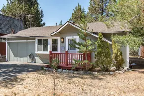 Walking Distance To Lake Baron & Golf Course 3 Bedroom Home - Image 3