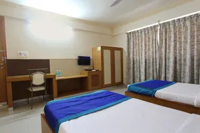 Aayush Corporate Stays by OYO Rooms - Image 3