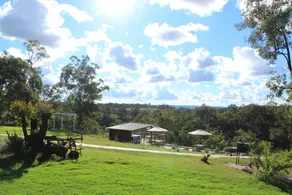 Tweeters Country Getaway - Image 3