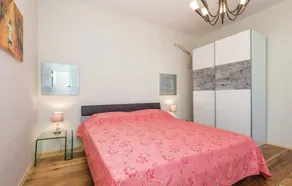 Amazing Home in Icici With Wifi and 5 Bedrooms - Image 5
