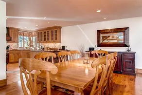 Royal Elk Villas - Image 2