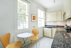 Cadogan Street Apartment - Image 4