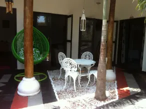 Friends Guesthouse Negombo - Image 2