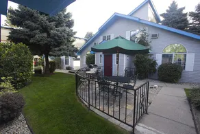 Turning Leaf Furnished Townhomes - Image 2