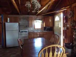 Crooked Lake Resort Cabin 4 (Eagles Nest) Holiday home 3 BestStayz.1 - Image 3