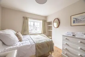 Host Stay The Nest Castleton - Image 4