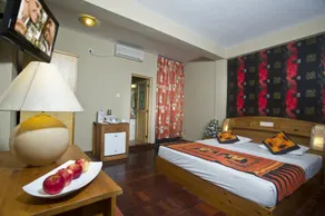 Omega Regency - Image 4