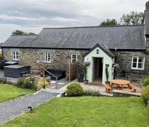 Anfodd Countryside Retreats - Image 4