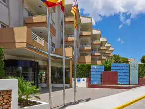 Hotel Illot Suites - Image 2