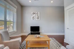FRONTDESK Village at Commonwealth Apts Plaza Midwood Charlotte - Image 3