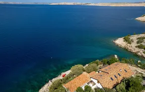 Beautiful Home in Jablanac With 4 Bedrooms and Wifi - Image 5