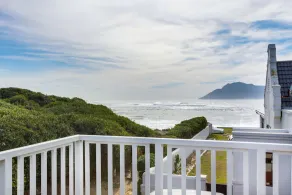 Long Beach Holiday House - Image 3