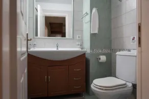 Yasemi Of Chios - Image 5