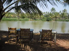 Om Lake Resort - Image 4