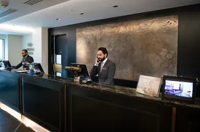 Crowne Plaza London Battersea - Image 2