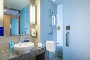 Holiday Inn Express Shanghai New Hongqiao - Image 2