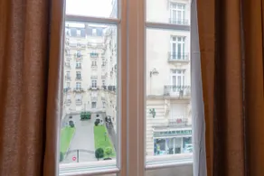 Pelicanstay in Central Paris - Image 3