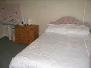 Holland Arms Hotel - Image 4
