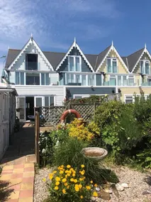 Beautiful 4-bed House in Walton on the Naze - Image 5