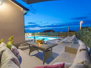 Modern Furnished Three Bedrooms Villa With Private Pool and Garden - Image 4
