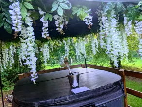 Swan Lodge With Hot Tub, Sauna and Treatments - Image 2