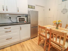 Guys Cottages - Image 3