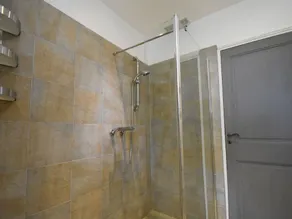 Charming Villa in Lauris South of France With Private Pool - Image 2