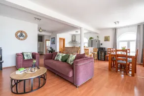 Remarkable 4-bed House in Kaštel Novi - Image 4