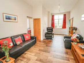 Sunday Cottage - Image 3