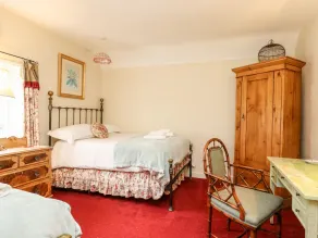 Old Gaol Cottage, CERNE ABBAS - Image 4
