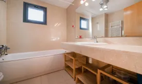Salome House - Image 4