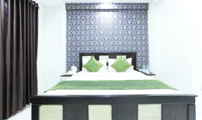 OYO 16744 Live Inn Castle - Image 5
