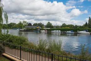 Celador Apartments - Regents Riverside Serviced Apartments - Image 4